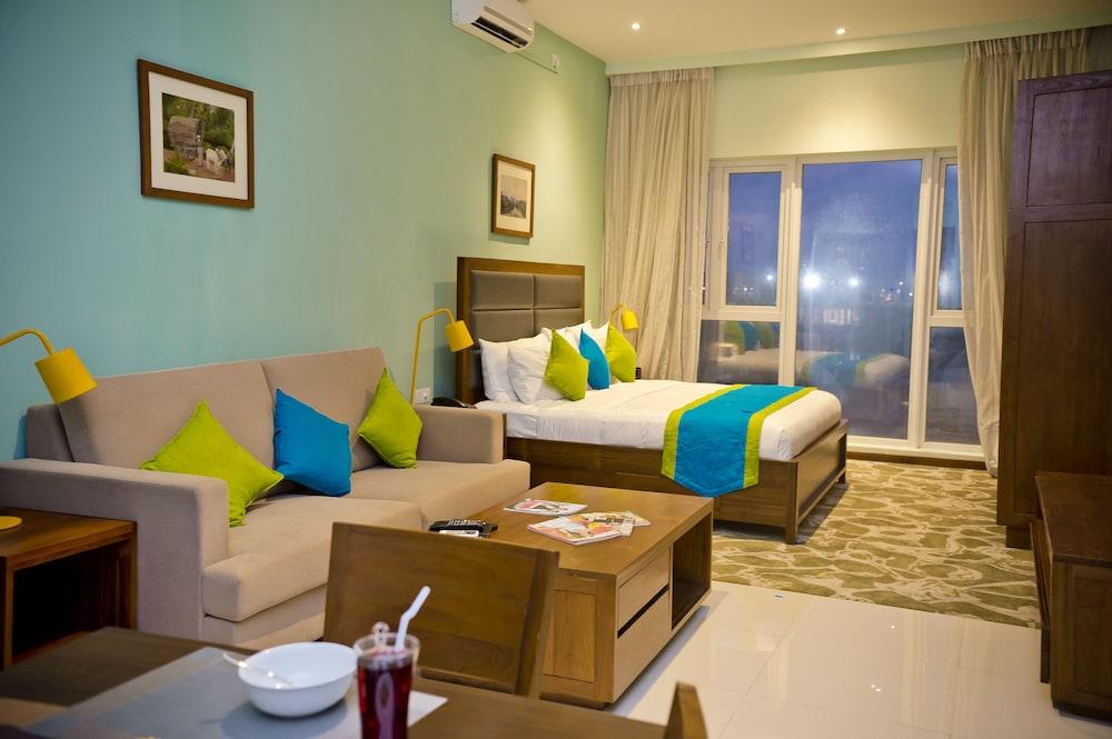 Ocean Edge Suites & Hotel Colombo Exteriör bild