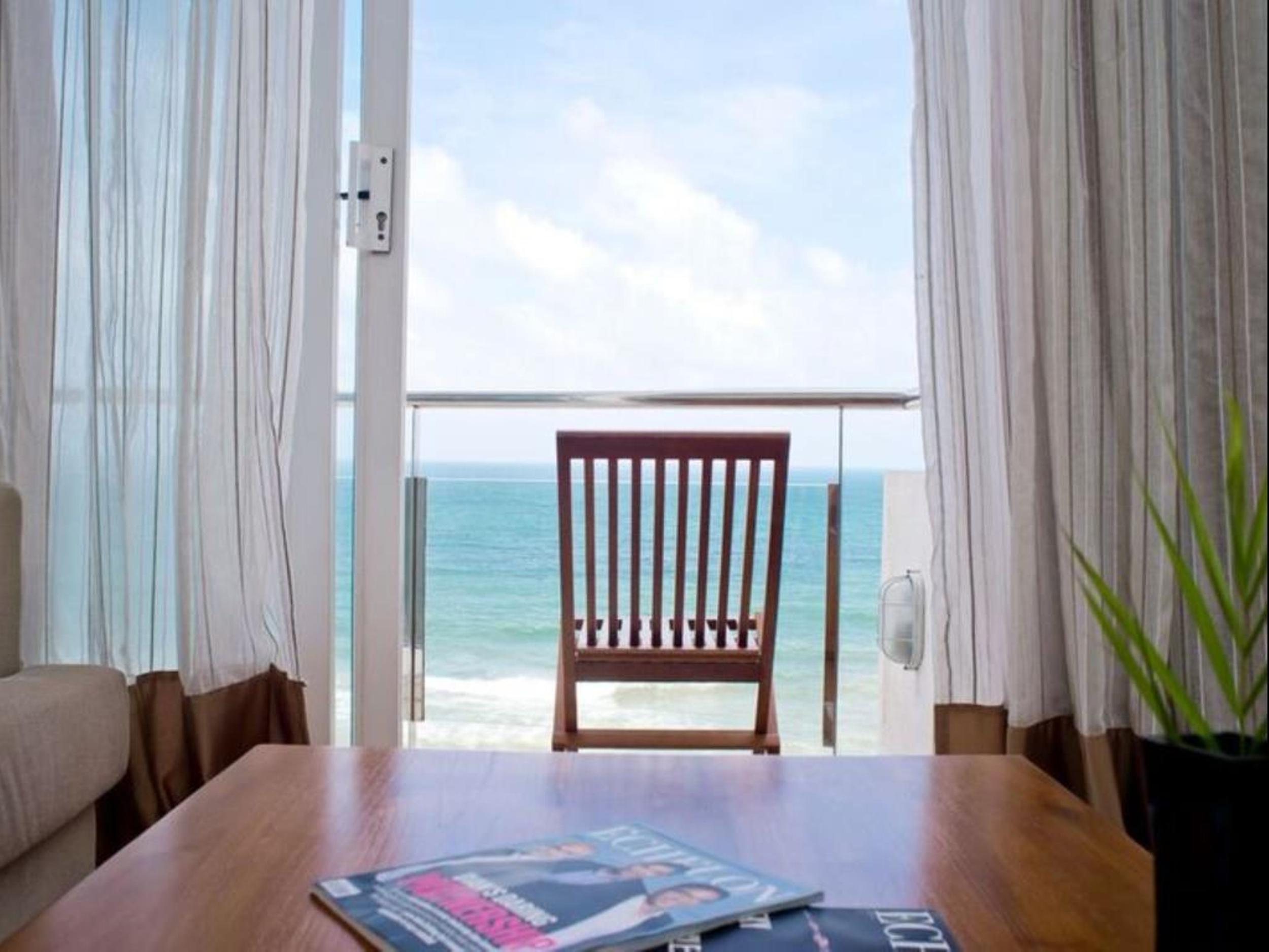 Ocean Edge Suites & Hotel Colombo Exteriör bild