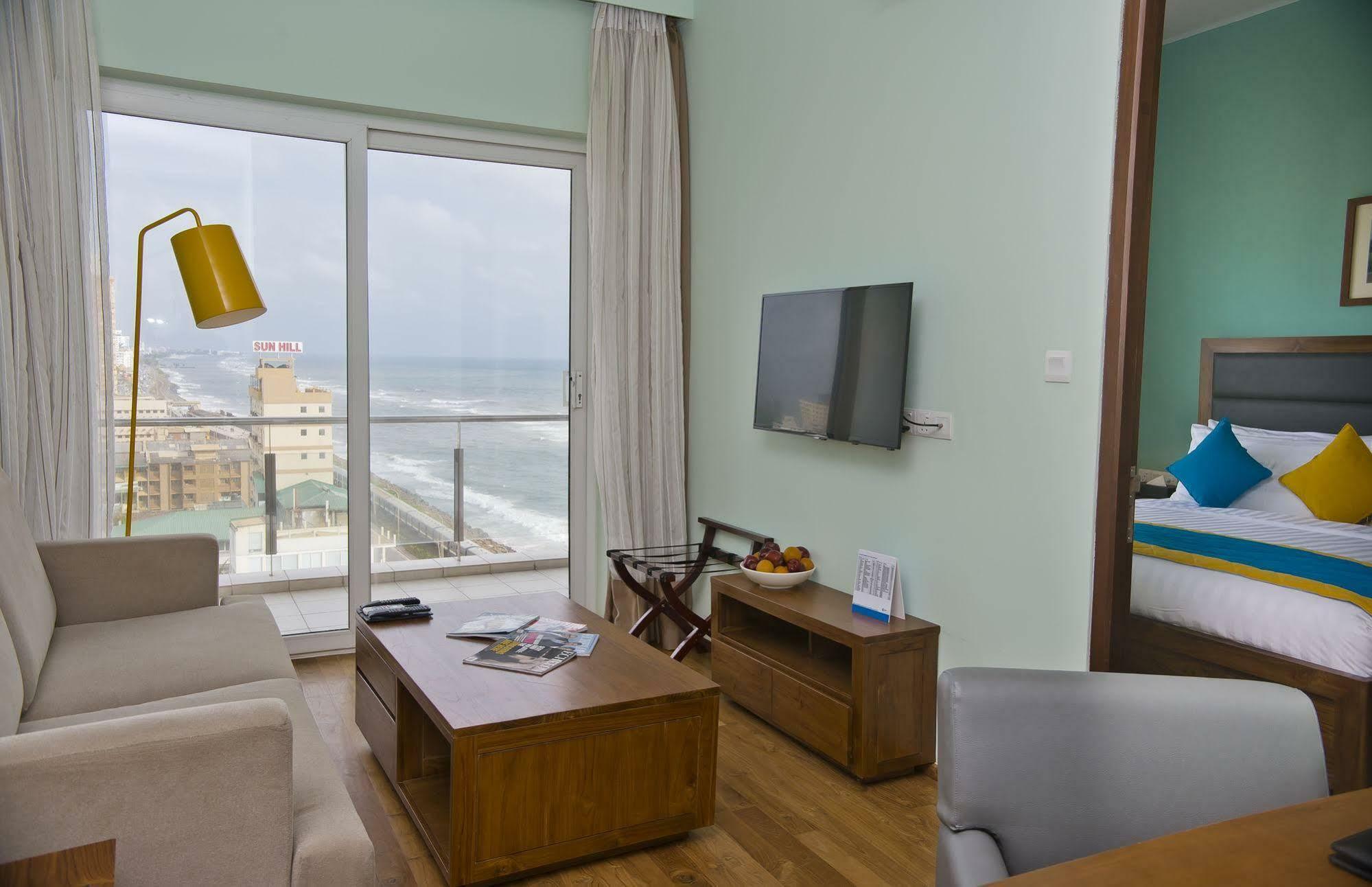 Ocean Edge Suites & Hotel Colombo Exteriör bild